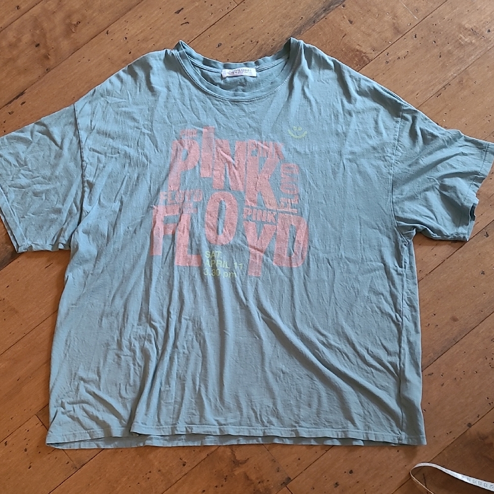 Daydreamer Pink Floyd Graphic T-Shirt - Picture 2 of 5